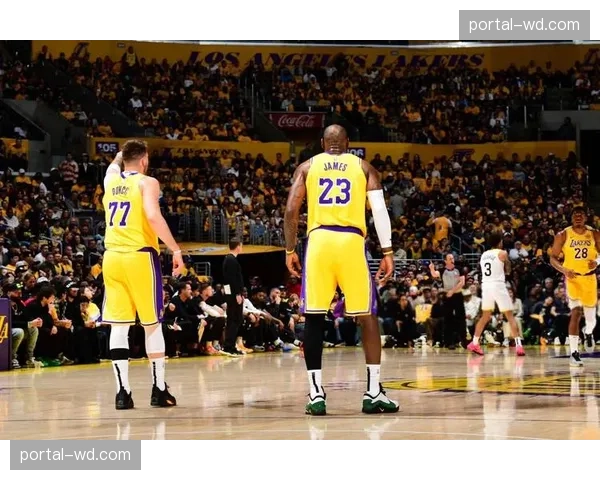 湖人127-113战胜骑士,詹姆斯面对旧主率队稳固西部第三 湖人127-113战胜骑士,詹姆斯面对旧主率队稳固西部第三